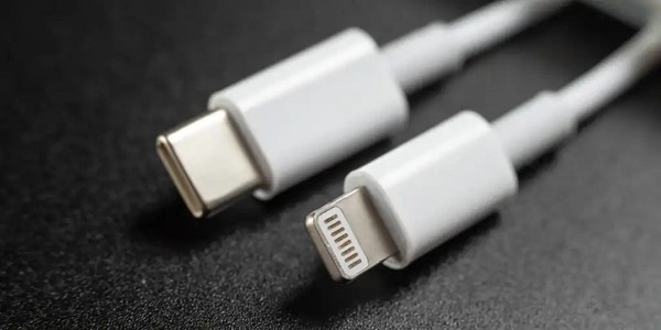 圖一 : 如果蘋果2025年從Lightning轉向USB Type-C，這意味著第一款USB-C iPhone將是iPhone 15。