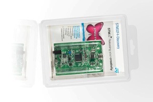 ST正式向全球授權經銷商提供STM32F4 Discovery Kit微控制器設計工具，包括一塊STM32F407VGT6微控制器的應用評估板。