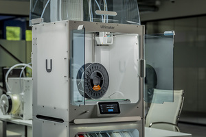 得益於 igus 和 Ultimaker 在材料方面的合作，用户可以在短短几分钟内列印出低磨损的动态部件。（来源：igus GmbH）