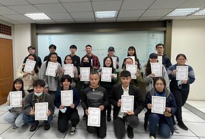 文藻外语大学与金属中心海洋专区开办「离岸风电专案助理学分班」，双方透过产学链结来厚植产业人才资源。